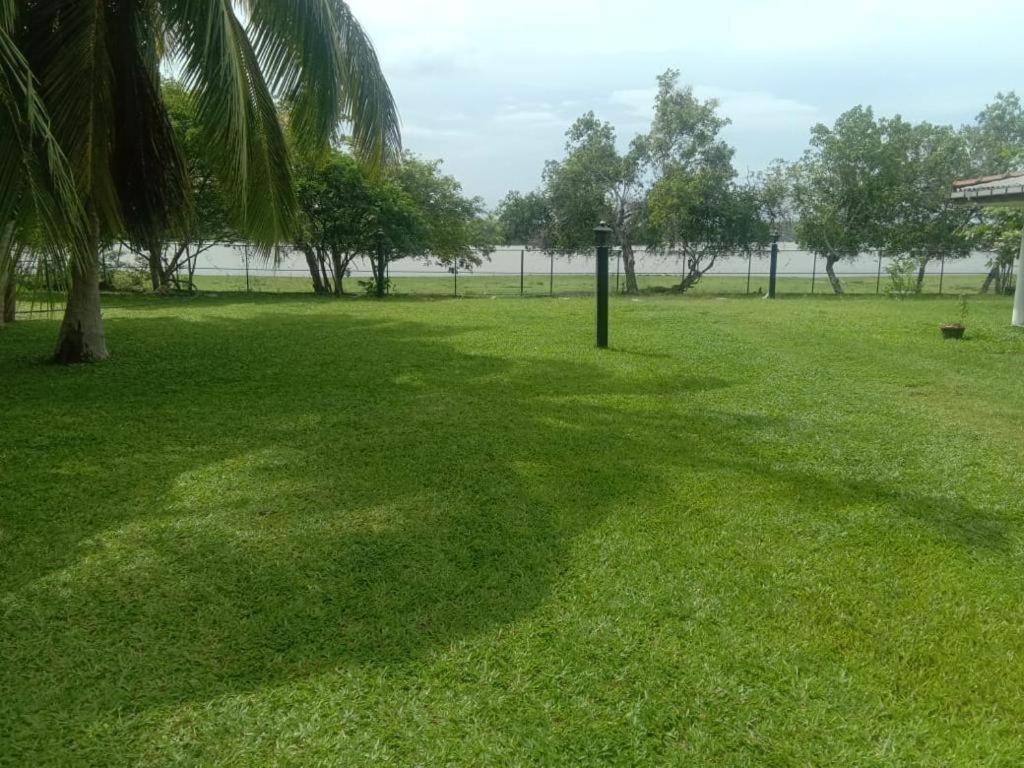 Serenity Lake Resort Yala Tissamaharama Ngoại thất bức ảnh