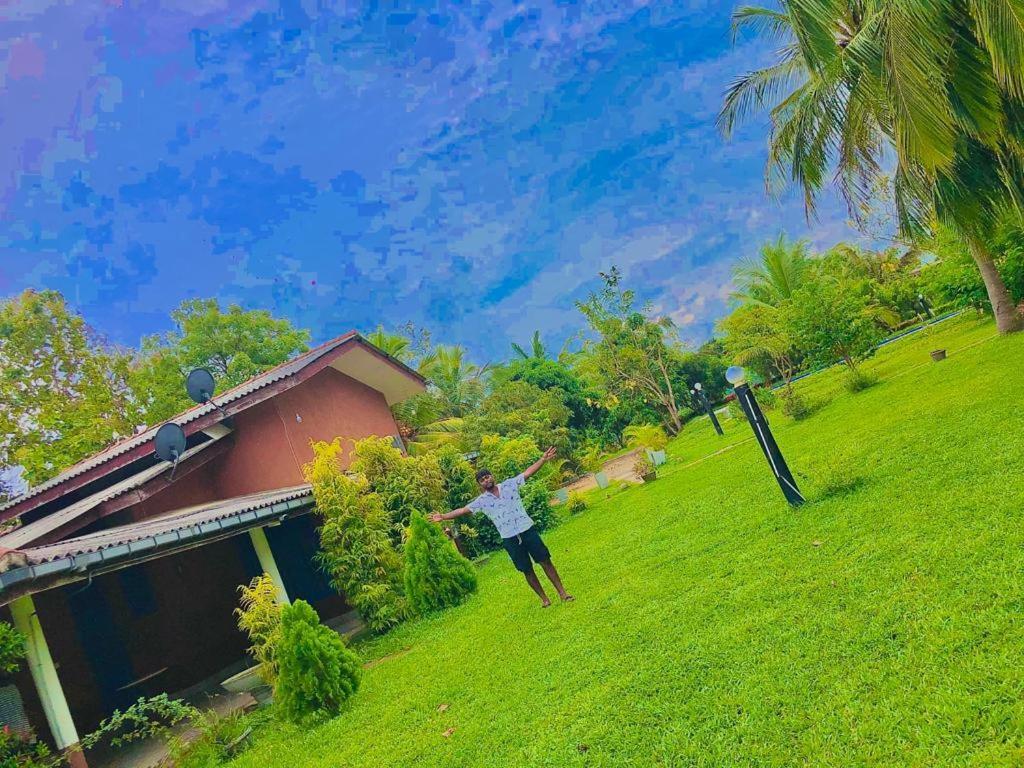 Serenity Lake Resort Yala Tissamaharama Ngoại thất bức ảnh