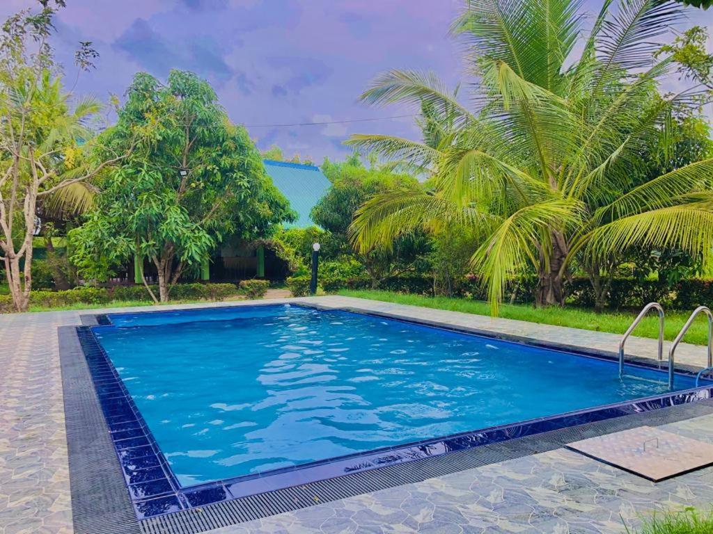 Serenity Lake Resort Yala Tissamaharama Ngoại thất bức ảnh