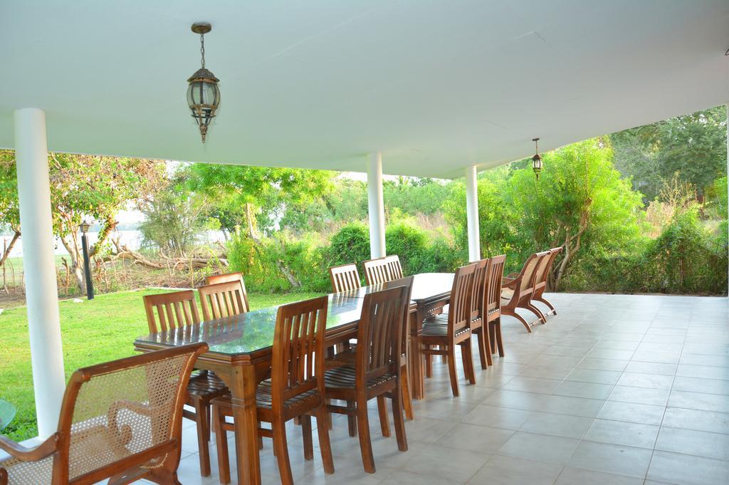Serenity Lake Resort Yala Tissamaharama Ngoại thất bức ảnh